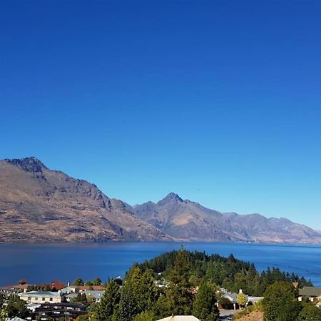 Stunning Home With Amazing Wakatipu Lake Views 퀸즈타운 외부 사진